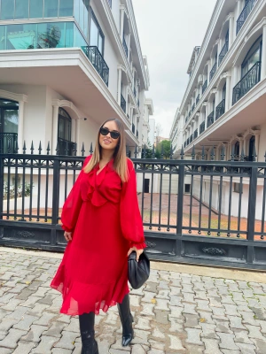 Şifon Kruvaze Yaka Kırmızı Elbise