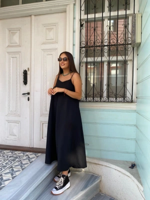 Siyah Askılı Elbise