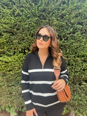 Siyah Beyaz Çizgili Kazak