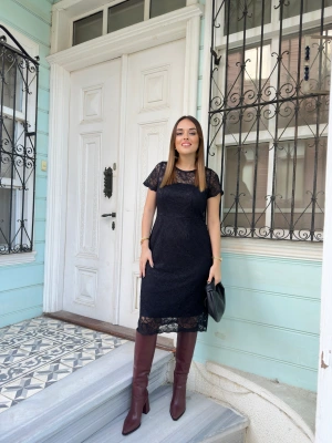 Siyah Dantelli Midi Boy Elbise