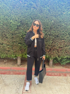 Siyah Fermuarlı Beyaz Şeritli Takım