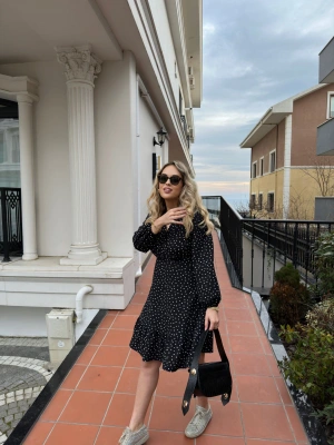 SİYAH PUANTİYELİ ELBİSE