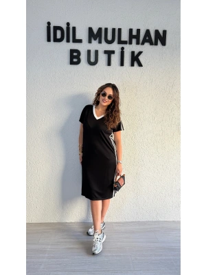 Siyah V Yaka Yanları Şeritli Elbise