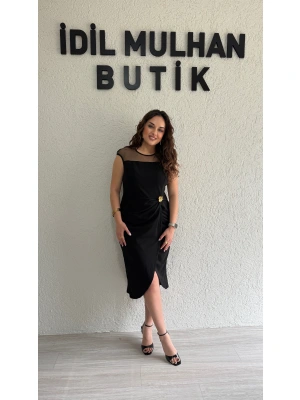 Tül Askılı Broş Detaylı Elbise