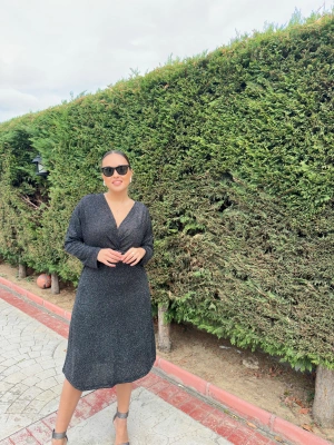 Uzun Kollu Gri Simli Elbise