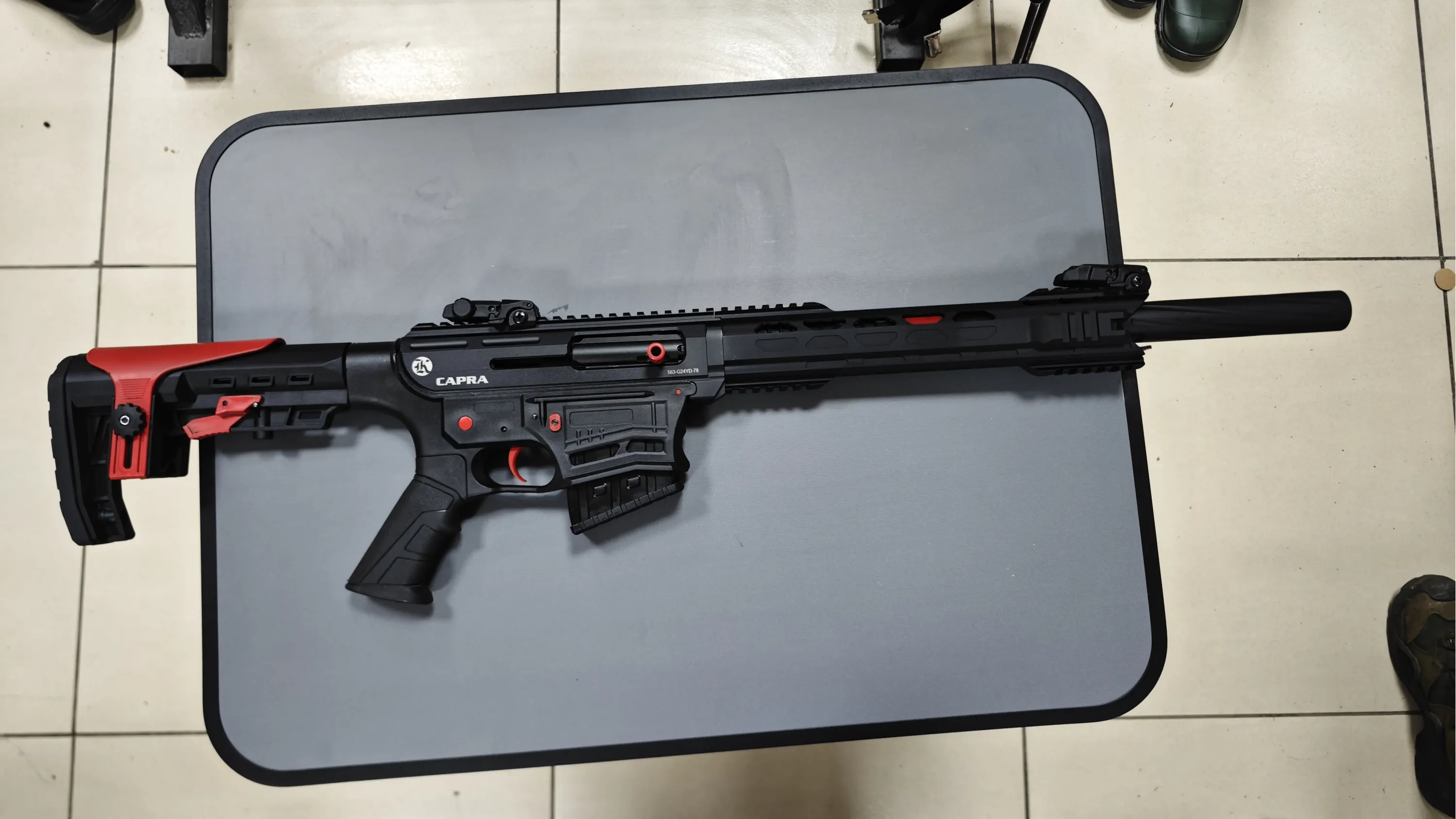 CAPRA KM-12 ŞARJÖRLÜ YARI OTOMATİK AV TÜFEĞİ KIRMIZI PARÇALI SİYAH