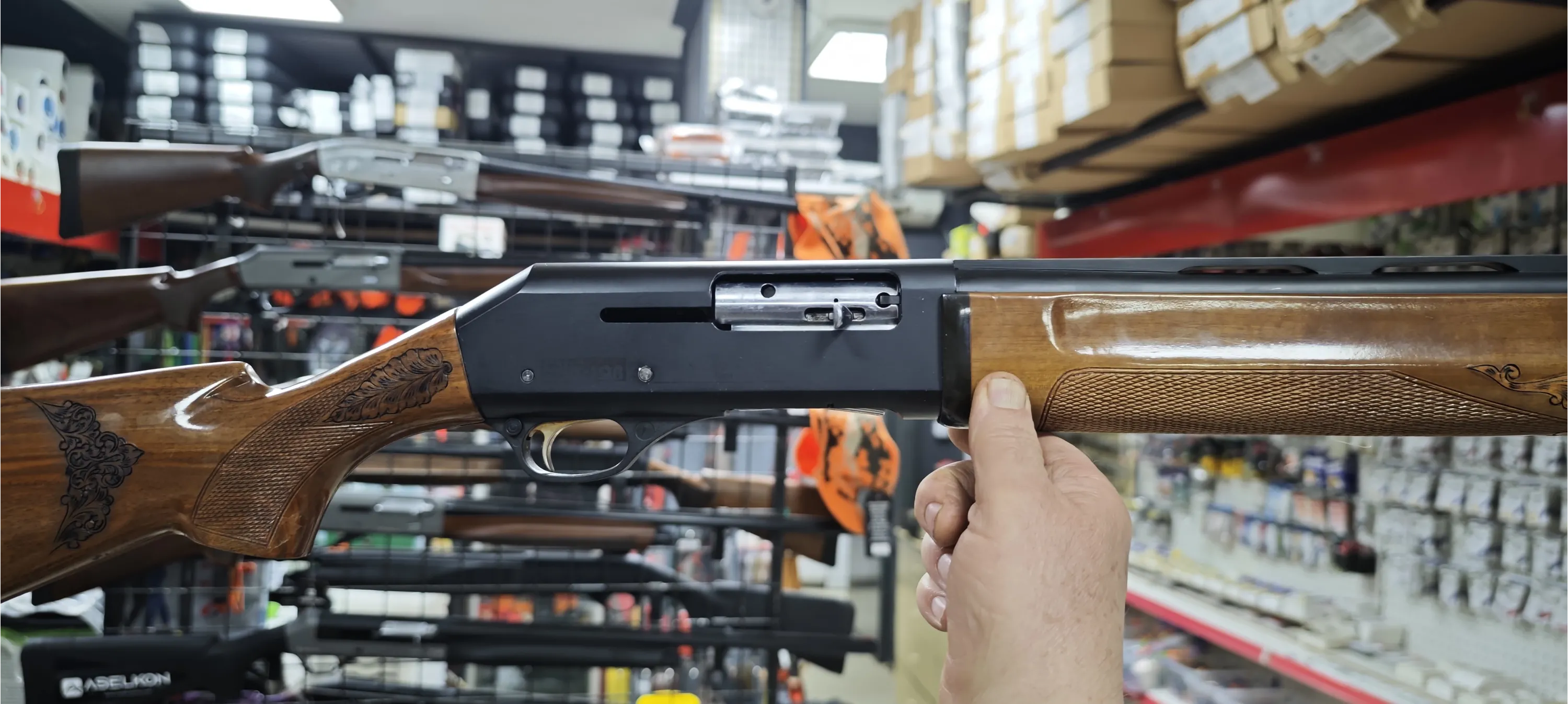 Üssan 61cm Alevgizleyenli Yarı otomatik Av Tüfeği