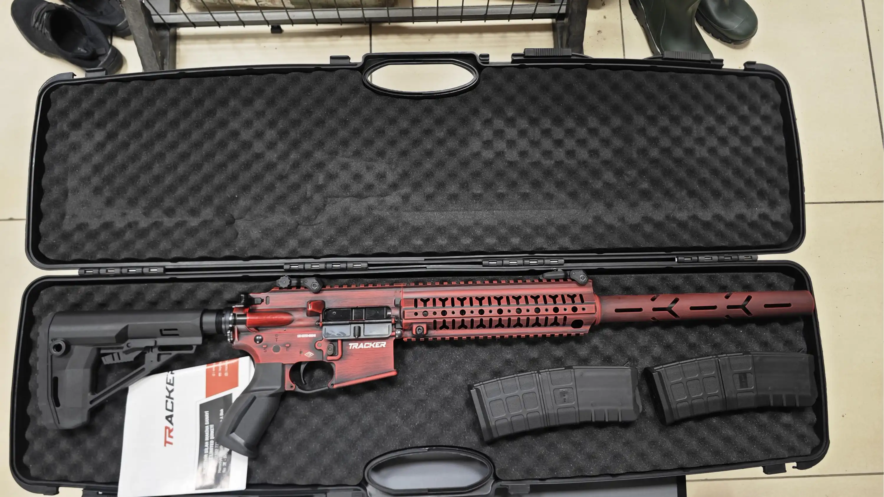 TRACKER 36 KALİBRE ŞARJÖRLÜ AV TÜFEĞİ KIRMIZI
