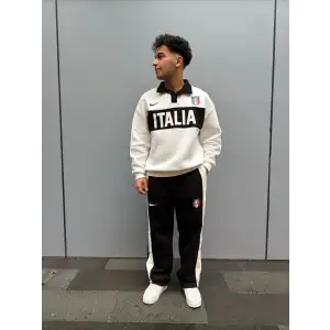 SİYAH BEYAZ EŞOFMAN TAKIMI