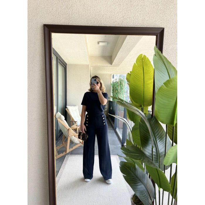 Gold Düğmeli Larcivert Takım