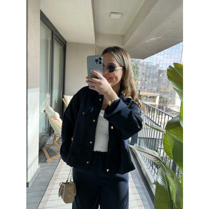 Lacivert Metal Düğme Detaylı Takım