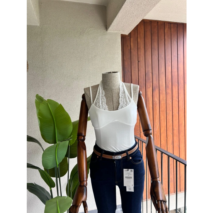 Dantelli Beyaz Çıtçıtlı
