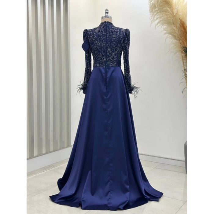 Anabell Abiye Lacivert