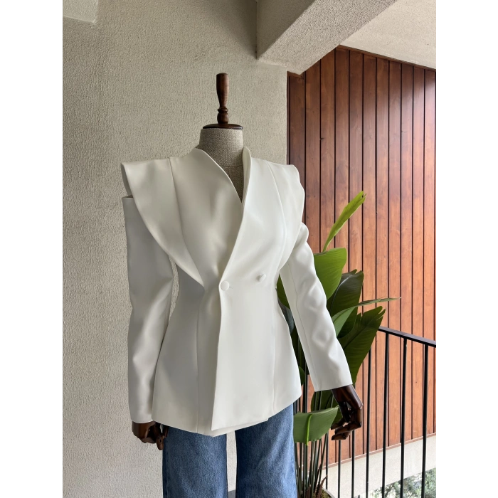Beyaz Kol Dekolteli Ceket