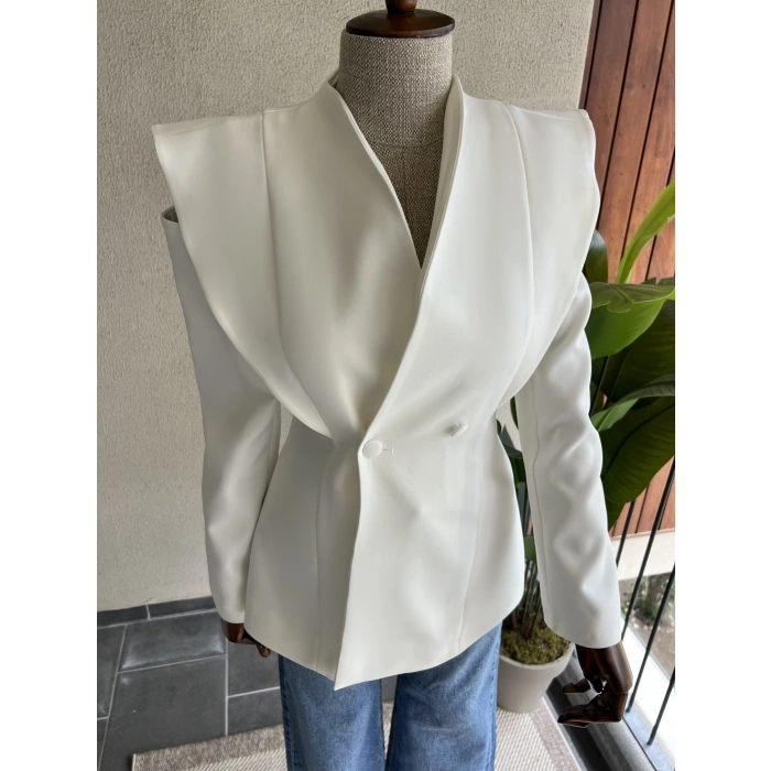 Beyaz Kol Dekolteli Ceket
