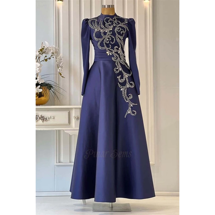 Elisa Abiye Lacivert