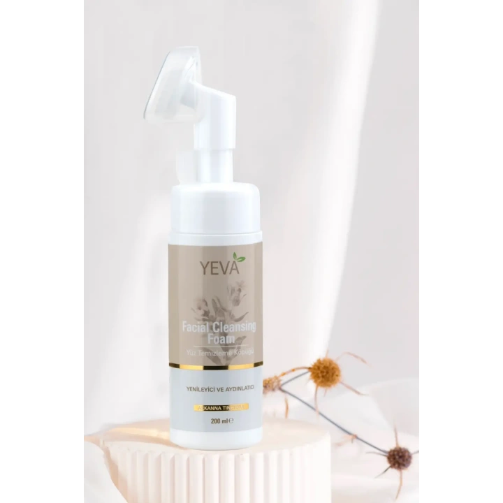 Yeva Yüz Temizleme Köpüğü 200ml Aydınlatıcı Cilt Temizleyici Leke Giderici