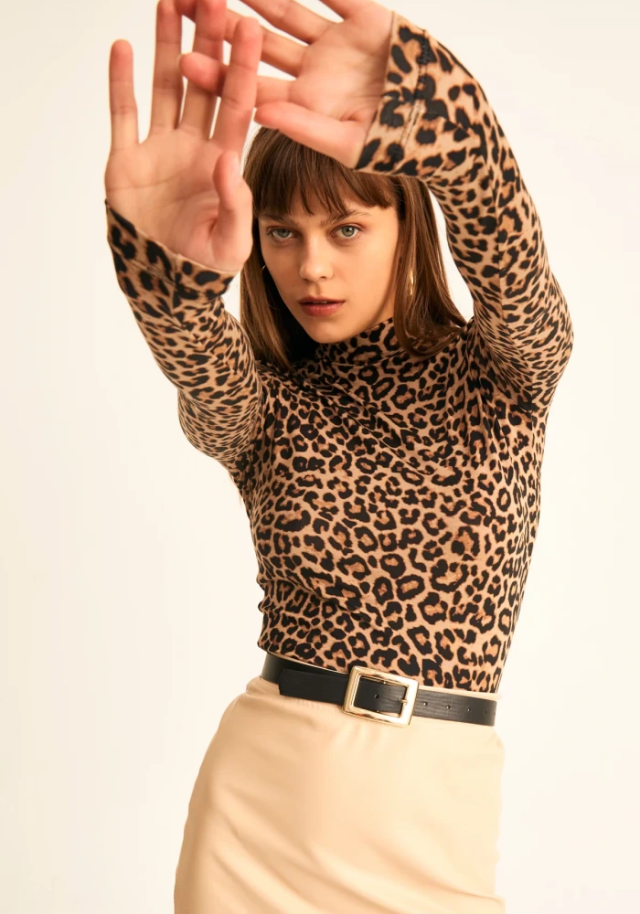 Kadın Leopar Desen Dik Yaka Uzun Kollu Bluz