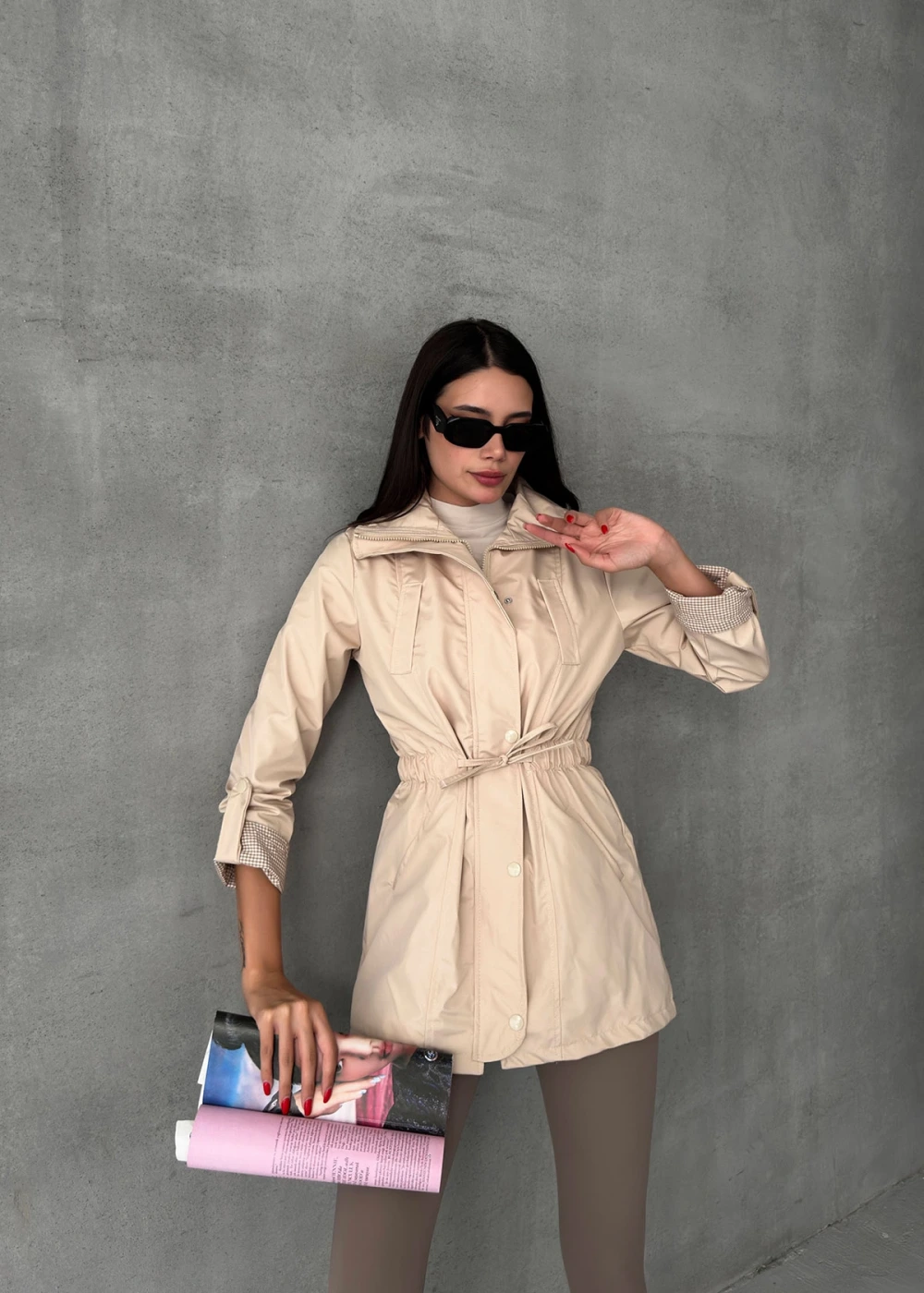 DF Kadın Bej Astarlı Arkası Uzun Ara Boy Trençkot