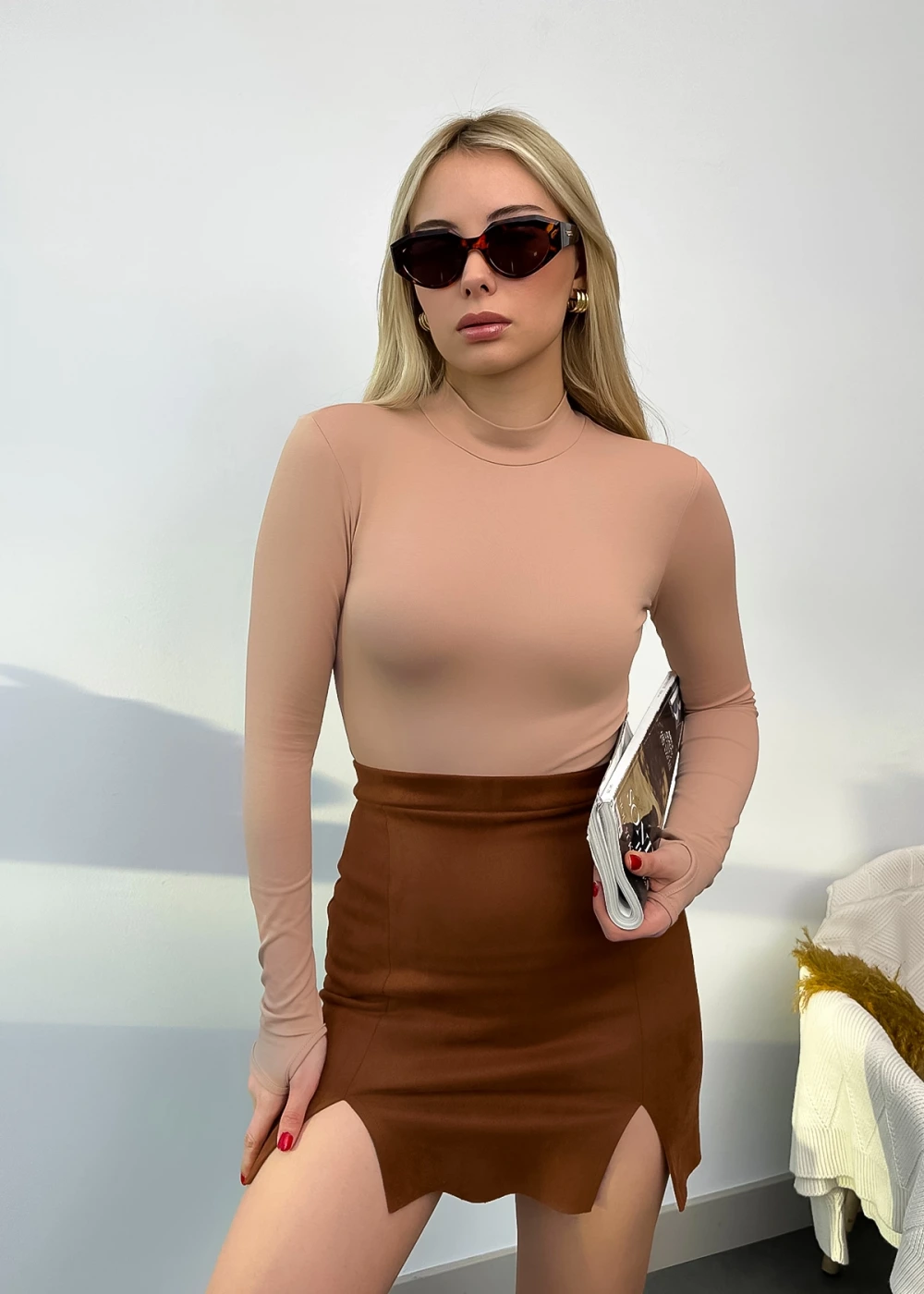 Kadın Bej Dik Yaka Cotton Parmak Geçmeli Body