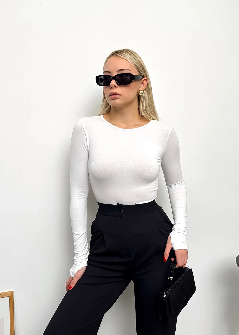 Kadın Beyaz Cotton Bisiklet Yaka Parmak Geçmeli Crop Body