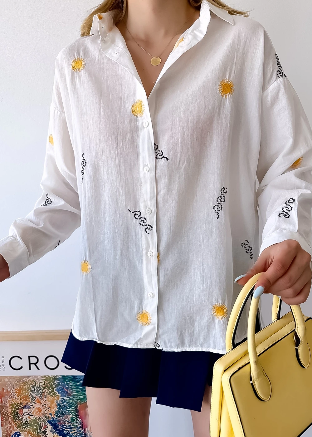 Kadın Beyaz Güneş Nakış Detaylı Gömlek