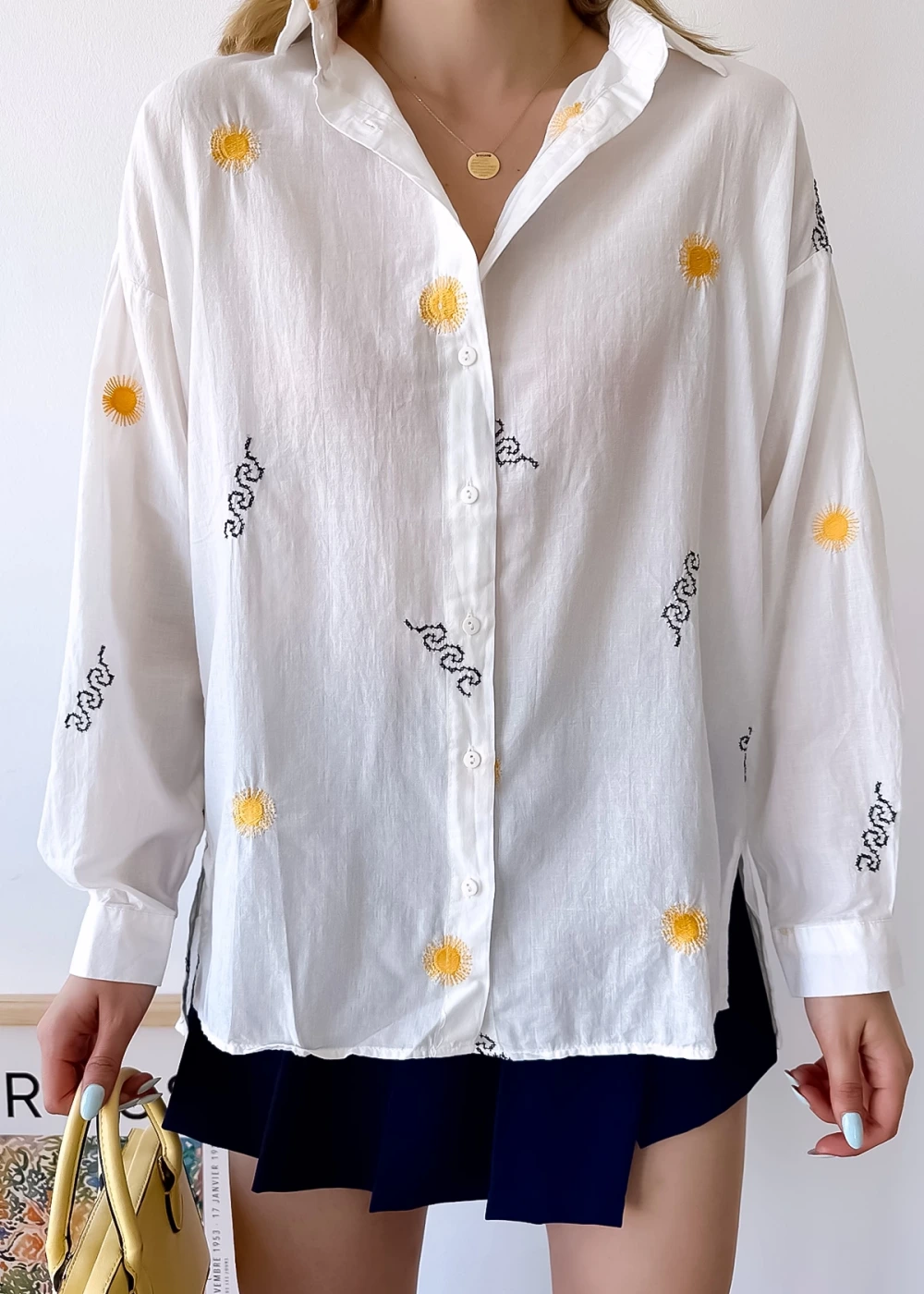 Kadın Beyaz Güneş Nakış Detaylı Gömlek