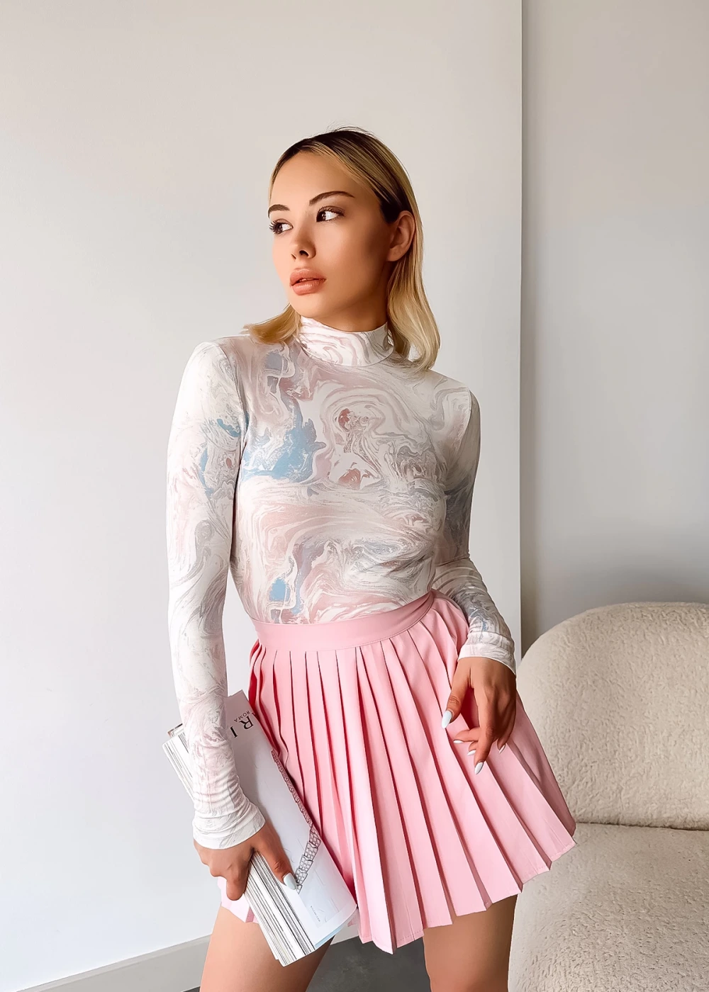 Kadın Beyaz Wave Desen Dik Yaka Uzun Kollu Bluz