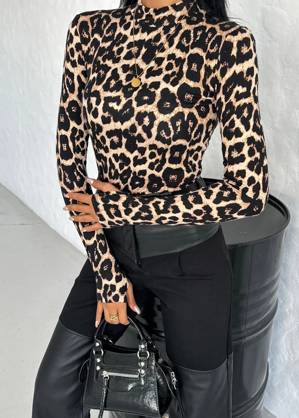 Kadın Büyük Leopar Parmak Geçmeli Dik Yaka Body