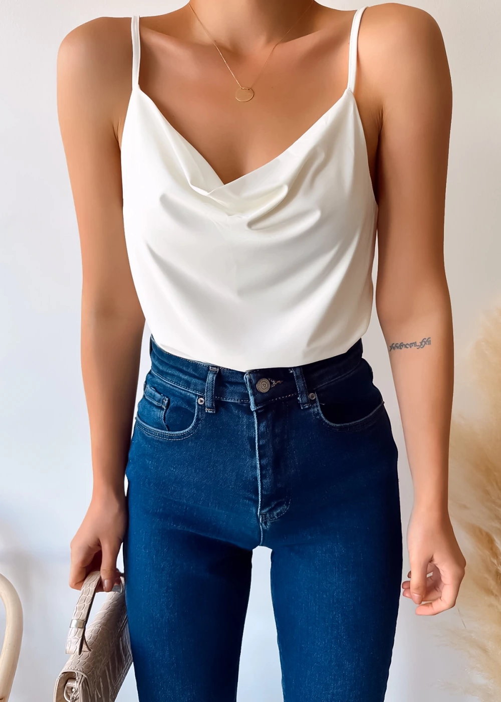 Kadın Degaje Yaka İp Askılı Ekru Bluz