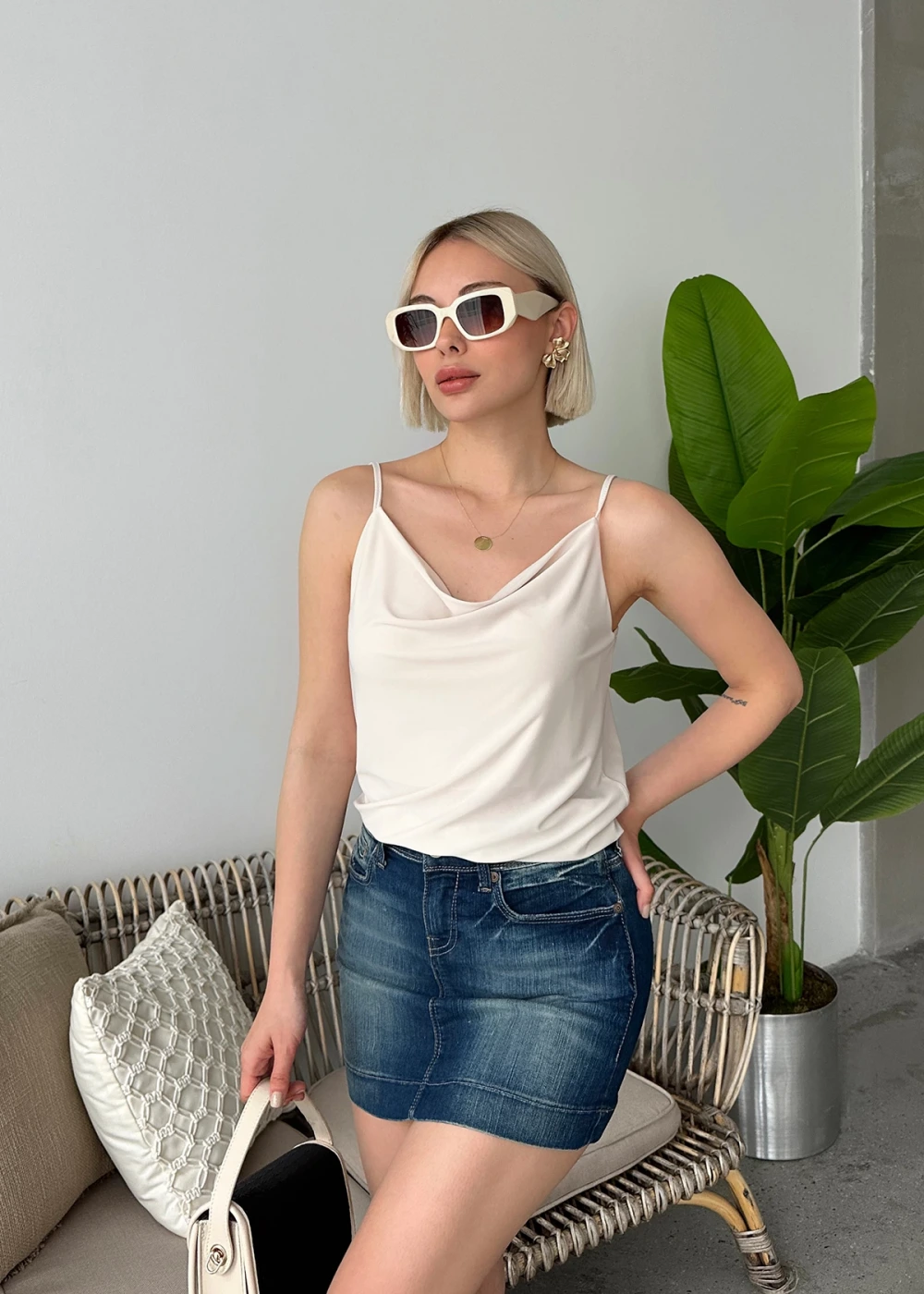 Kadın Degaje Yaka İp Askılı Krem Bluz