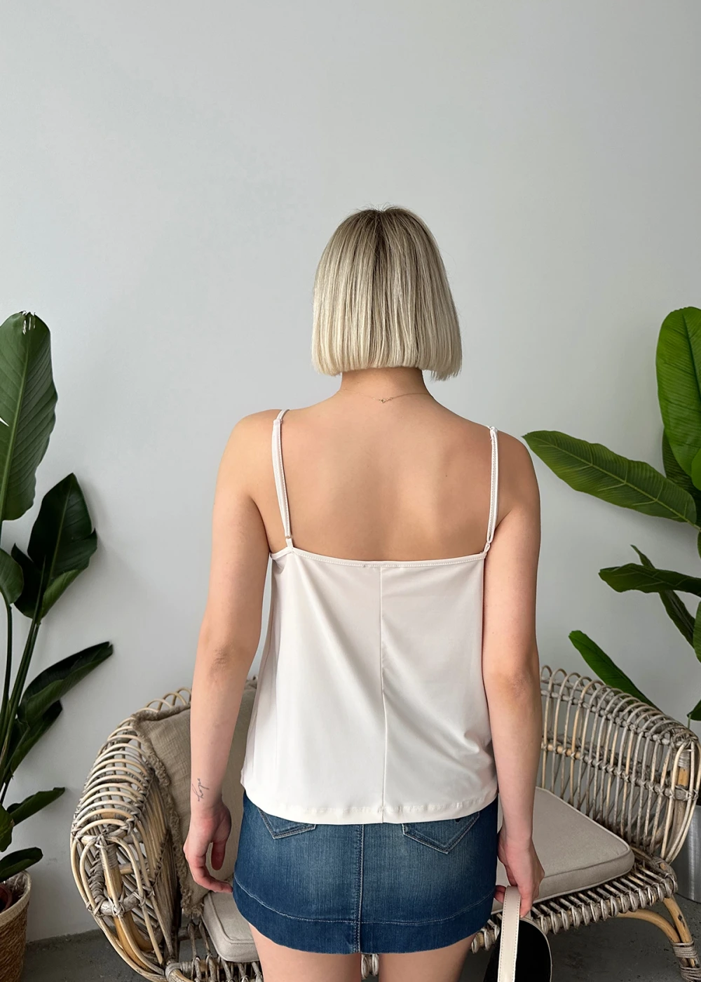 Kadın Degaje Yaka İp Askılı Krem Bluz