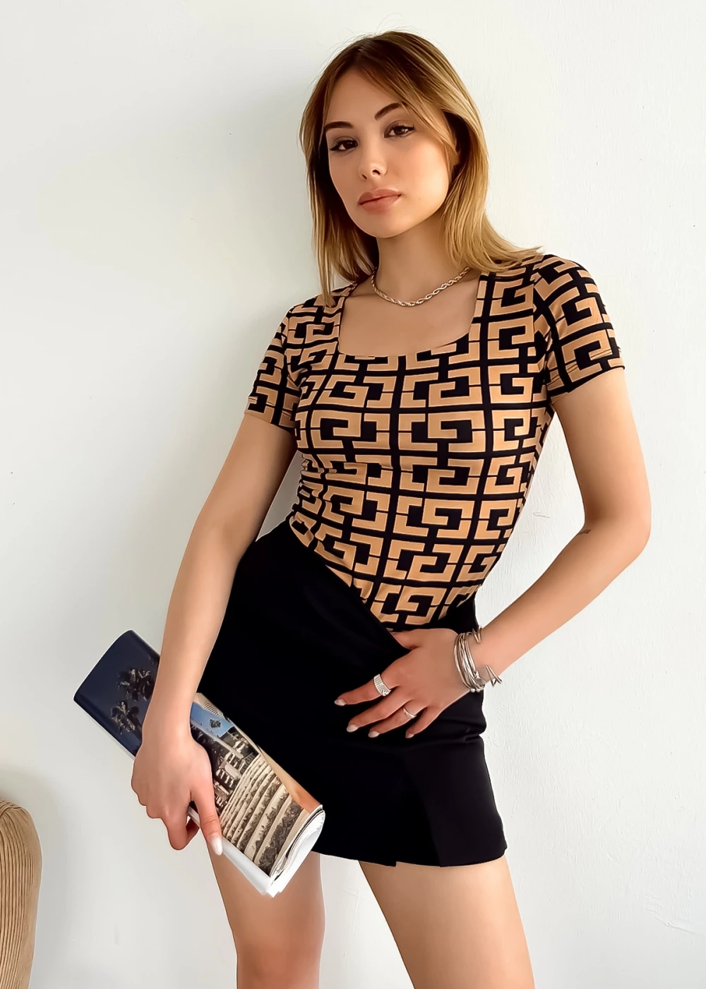 Kadın Kısa Kol Kare Yaka Camel Labirent Desen