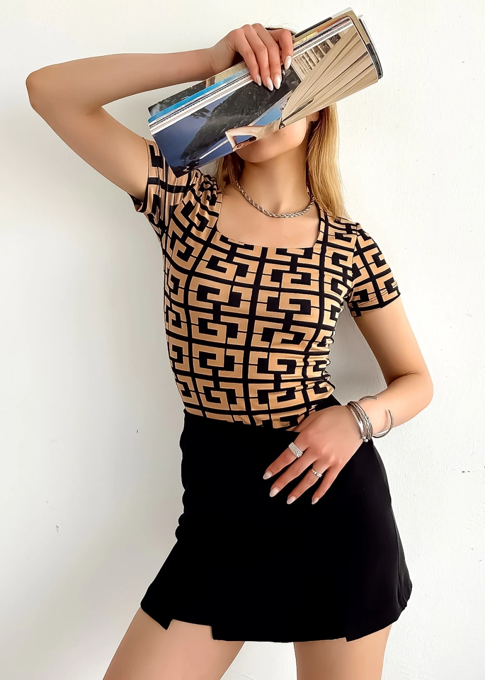 Kadın Kısa Kol Kare Yaka Camel Labirent Desen