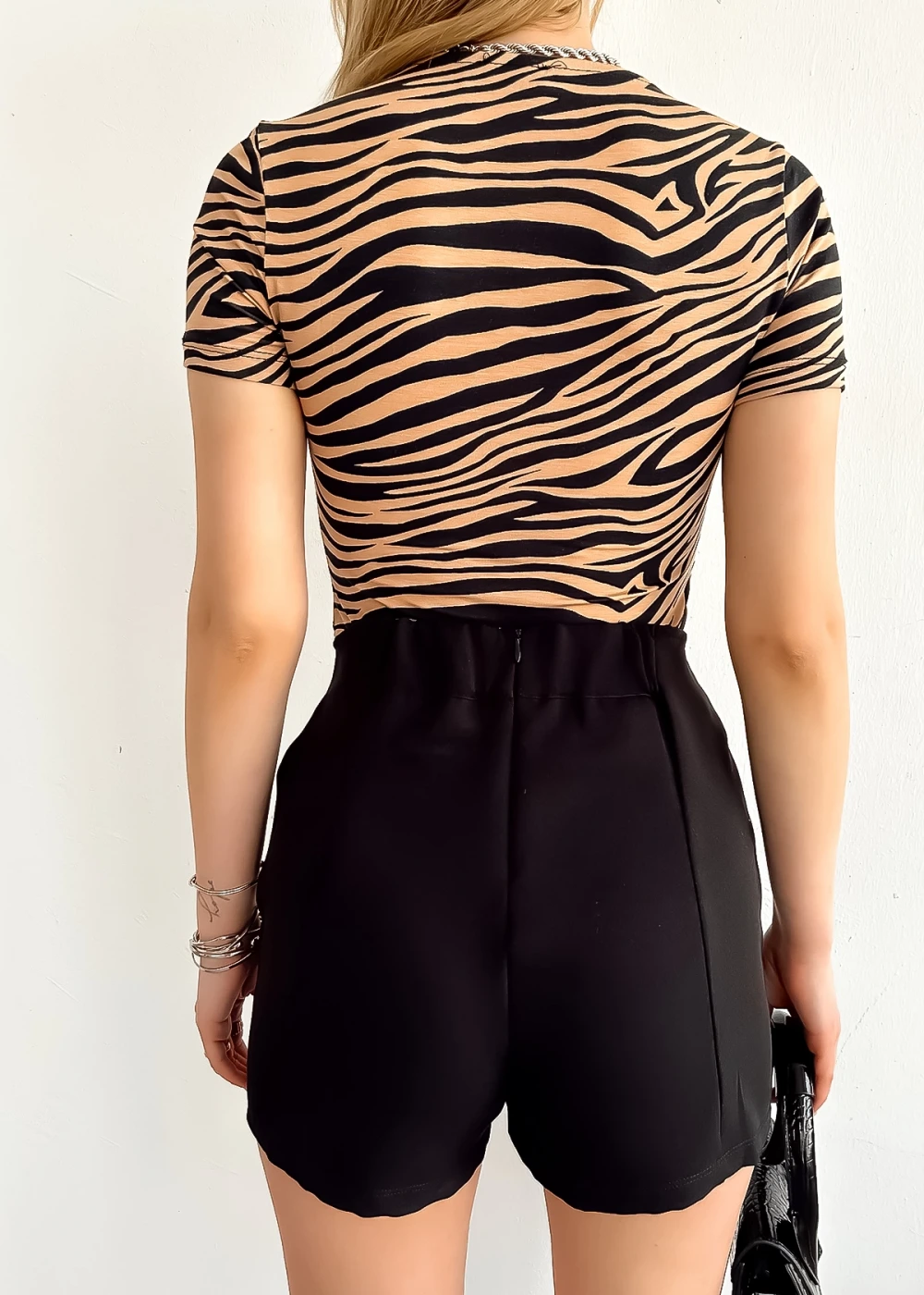 Kadın Kısa Kol Kare Yaka Camel Zebra Desen