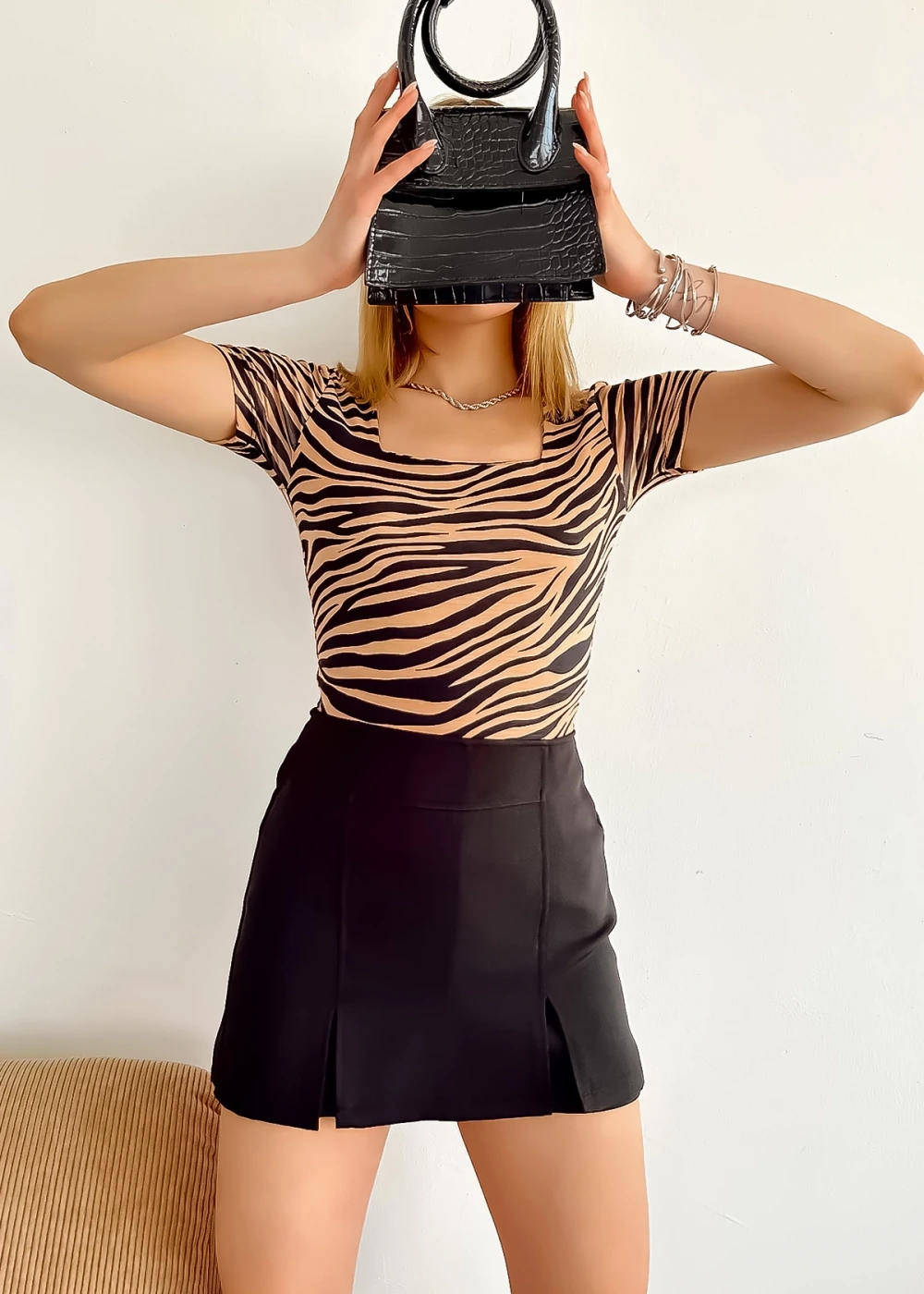 Kadın Kısa Kol Kare Yaka Camel Zebra Desen