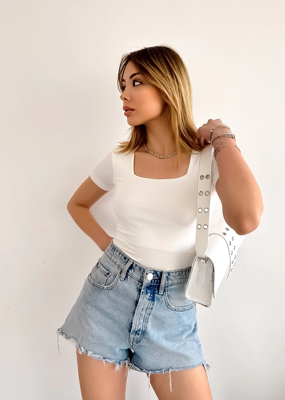 Kadın Kısa Kol Kare Yaka Düz Renk Beyaz