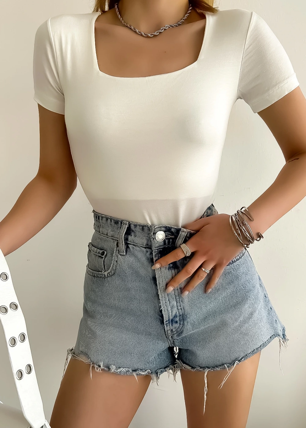 Kadın Kısa Kol Kare Yaka Düz Renk Beyaz