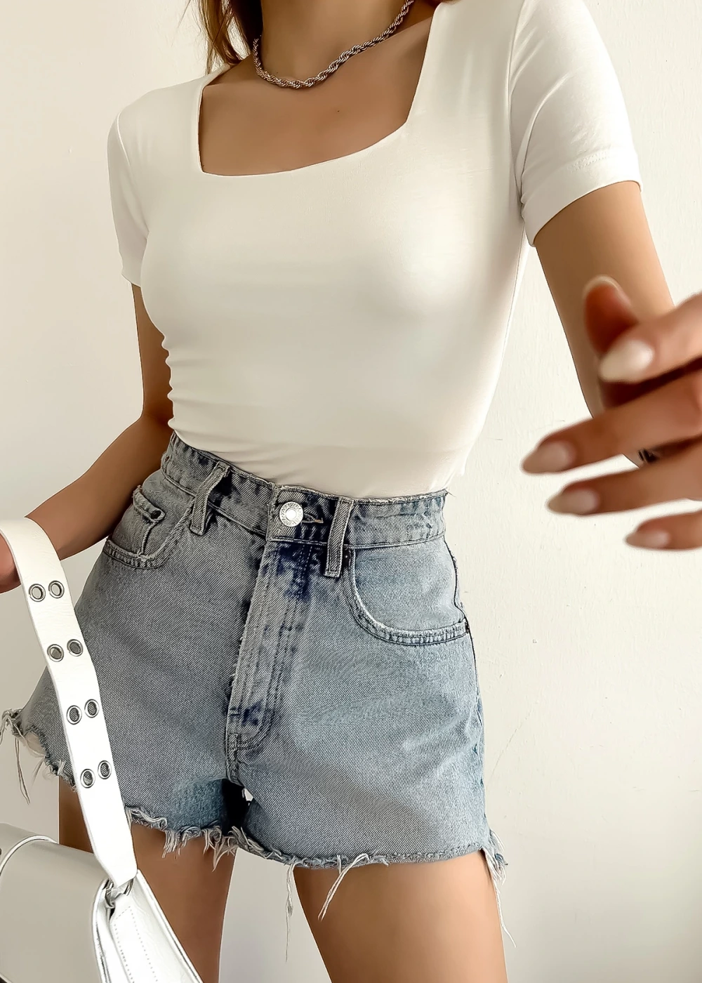 Kadın Kısa Kol Kare Yaka Düz Renk Beyaz