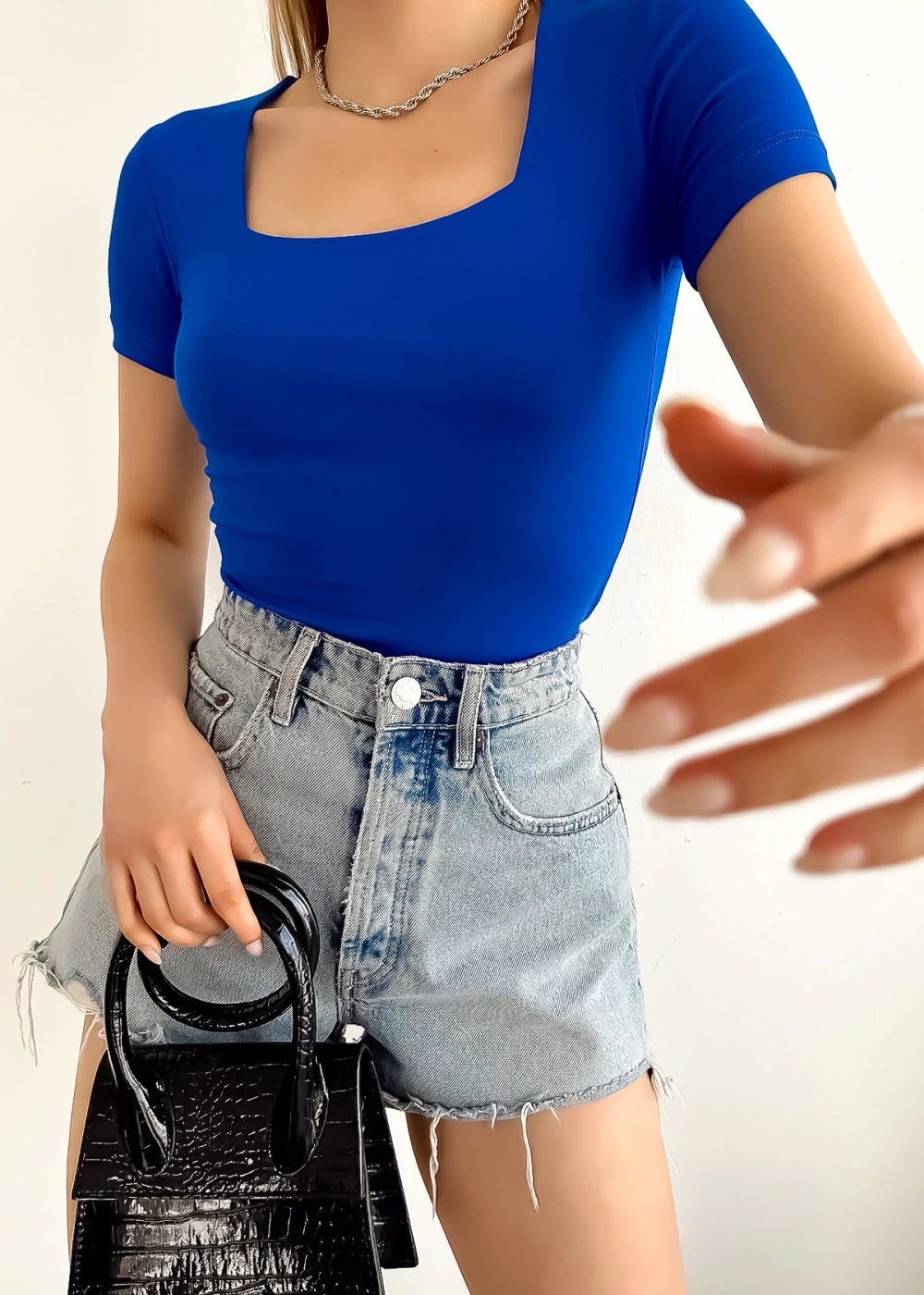 Kadın Kısa Kol Kare Yaka Düz Renk Mavi