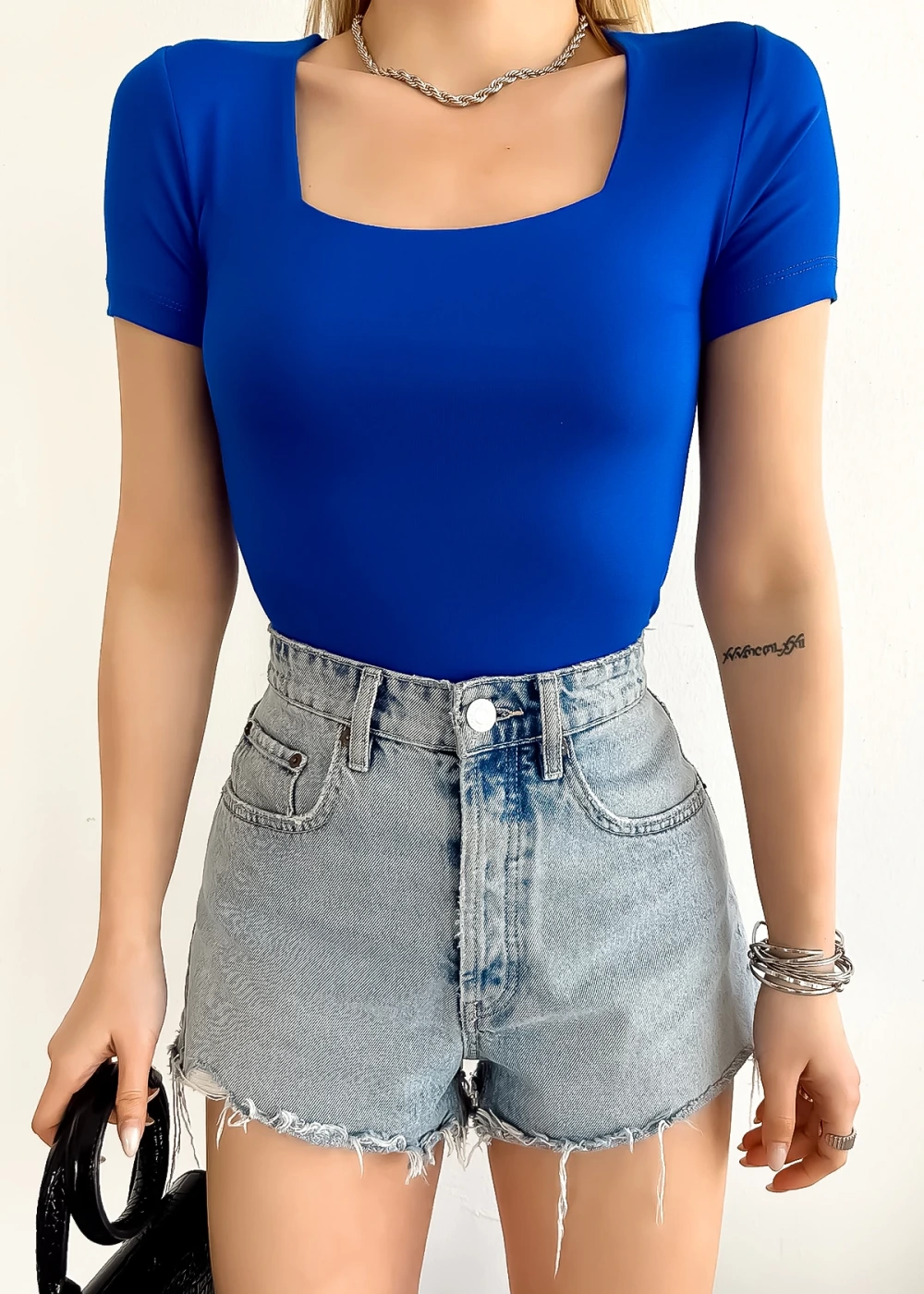 Kadın Kısa Kol Kare Yaka Düz Renk Mavi