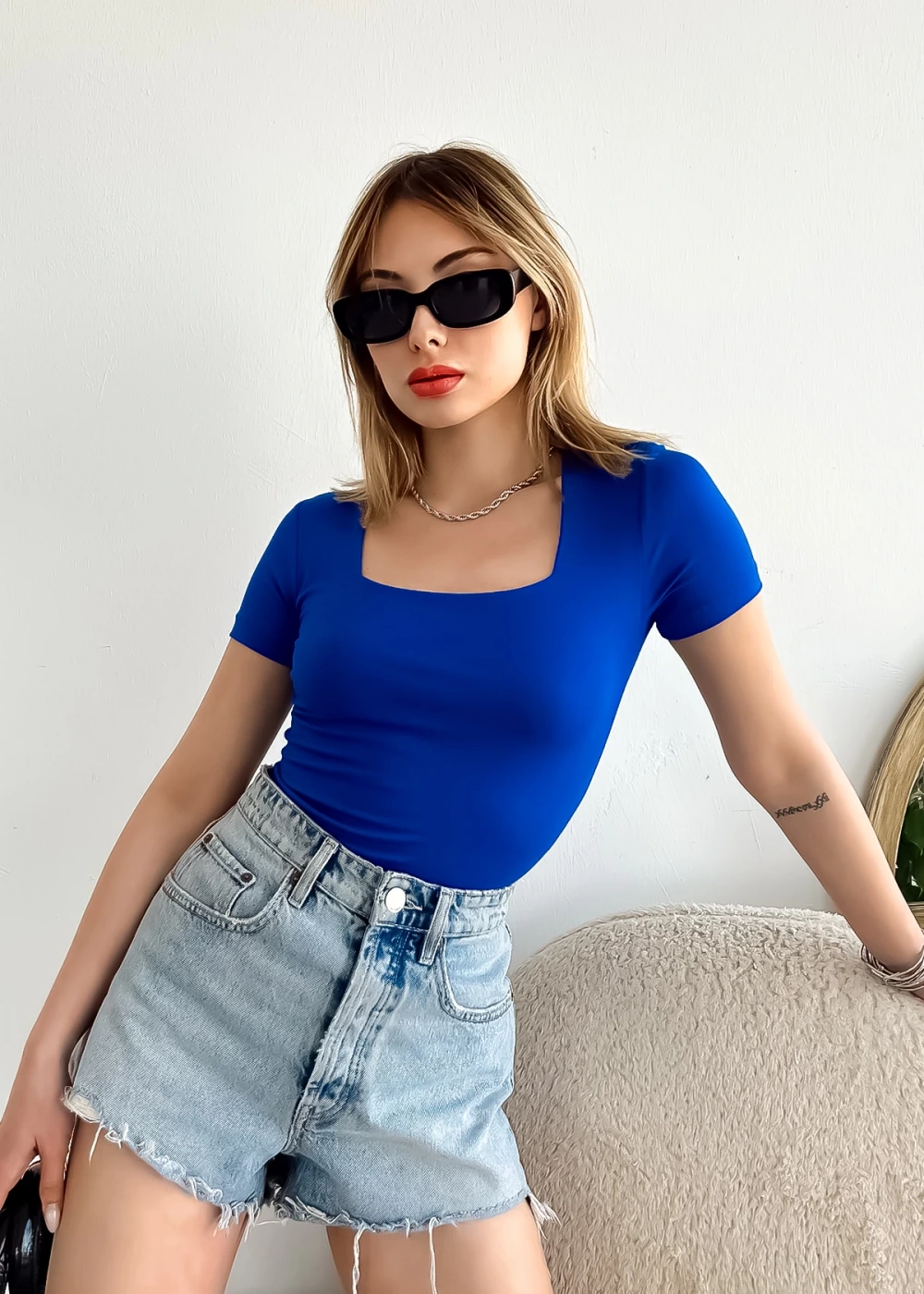 Kadın Kısa Kol Kare Yaka Düz Renk Mavi