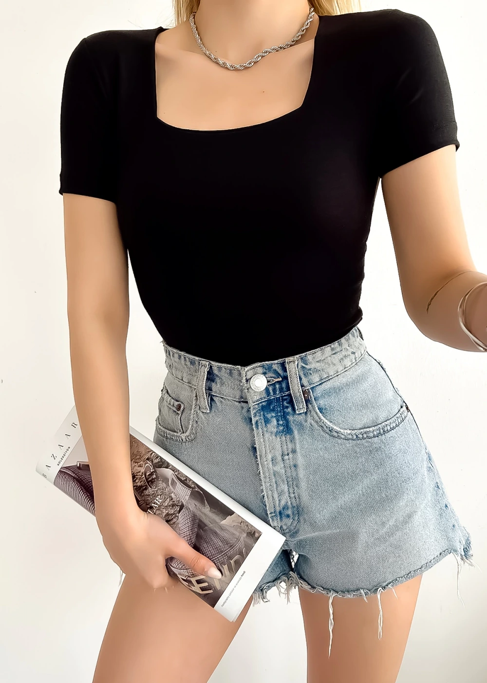 Kadın Kısa Kol Kare Yaka Düz Renk Siyah