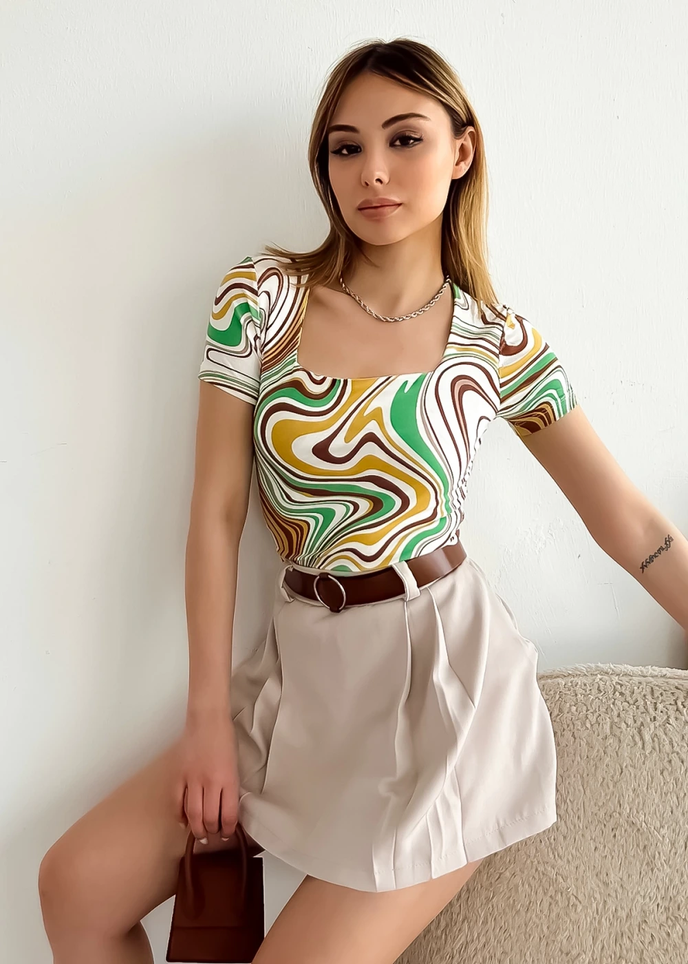 Kadın Kısa Kol Kare Yaka Ekru Krema Desen