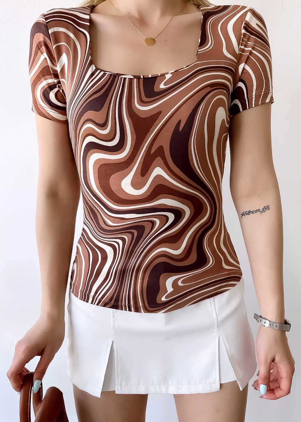 Kadın Kısa Kol Kare Yaka Kahve Krema Desen Viskon Bluz