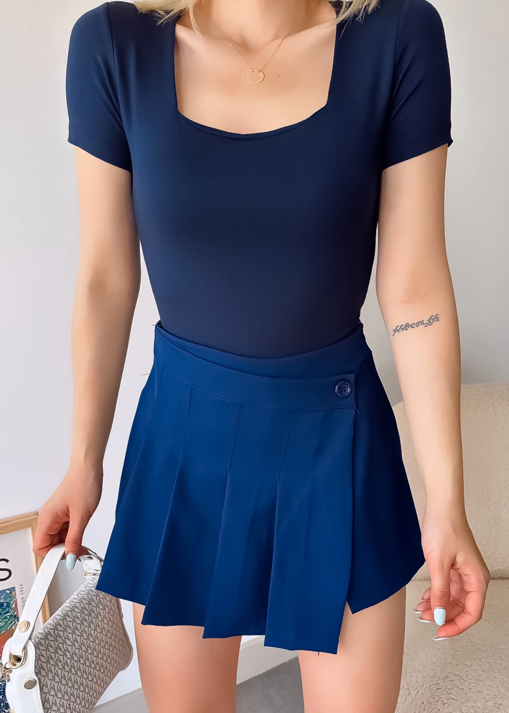 Kadın Kısa Kol Kare Yaka Lacivert Düz Renk Viskon Bluz