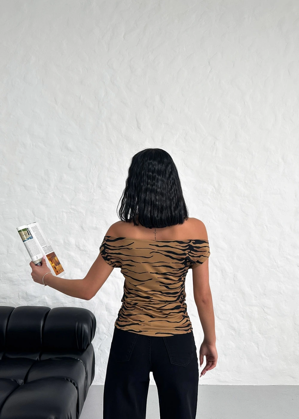 Kadın Kısa Kol Kayık Yaka Kaplan Desen Viskon Bluz