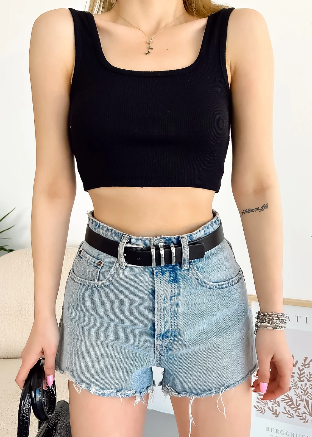 Kadın Siyah Kalın Askılı Kaşkorse Basic Crop Bluz