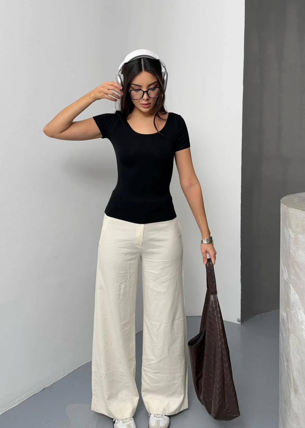 Kadın U Yaka Siyah Buzy Modal Kumaş Basic Kısa Kol Bluz