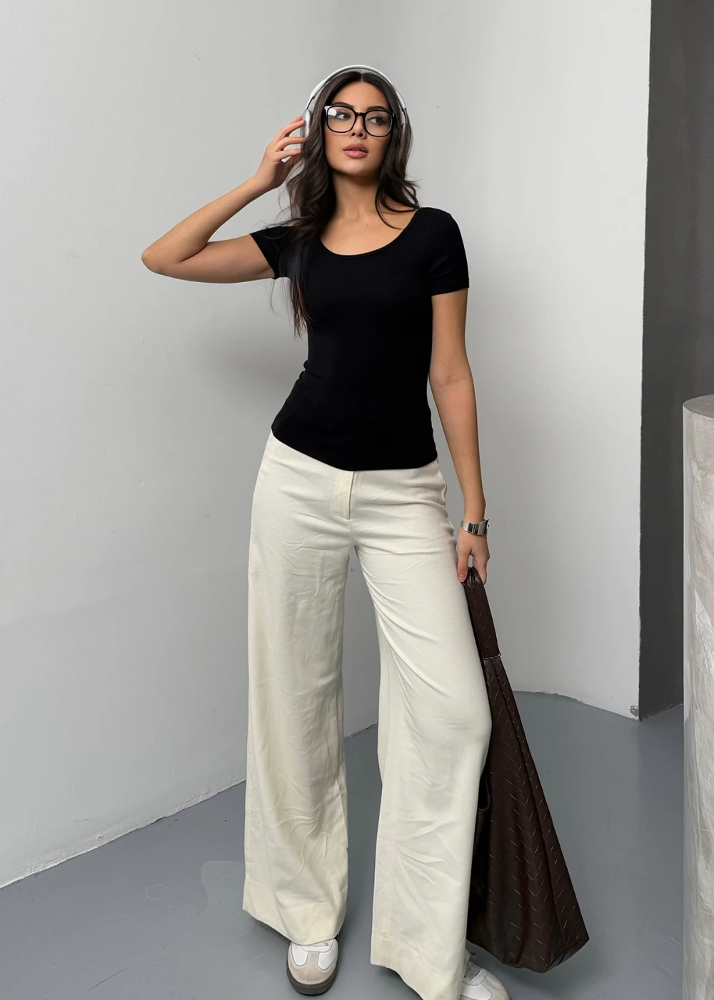 Kadın U Yaka Siyah Buzy Modal Kumaş Basic Kısa Kol Bluz